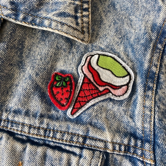 Honey Punch Good Vibes Only Jean Jacket Size M - Picture 6 of 12